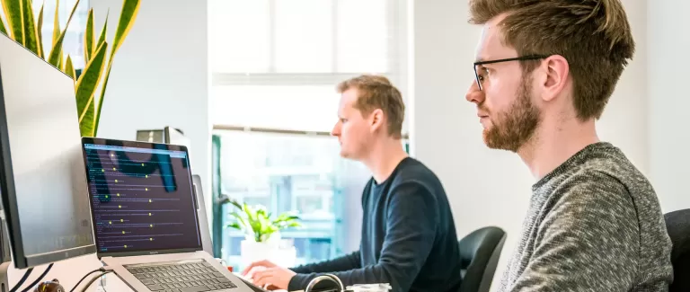   Feel Better at Your Desk with 7 Health Tips For Office Workers